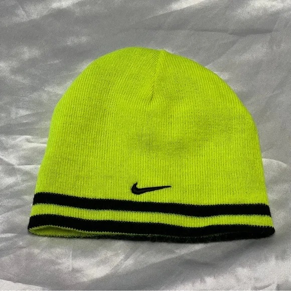 Reversible Nike Green and Black Sporty Knit Hat - Picture 2 of 3